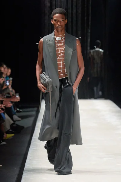 Look 26